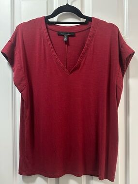 White House Black Market Red Power Tee 
V-Neck Short Sleeve Tee